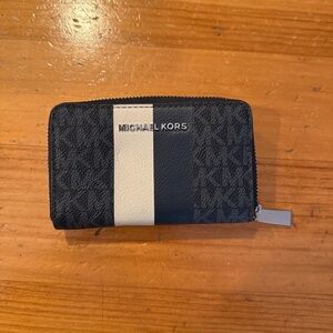 Michael Kors Navy Blur and Cream Zip Wallet